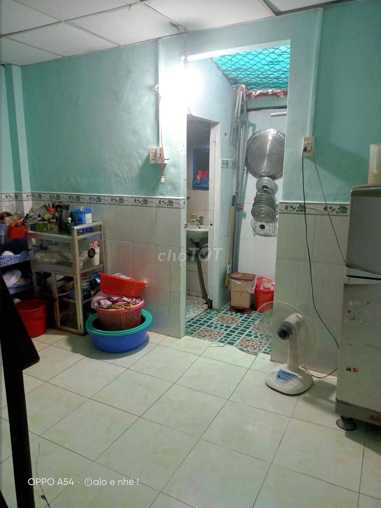 We'll rent four million and two bedrooms. Two cars clean.