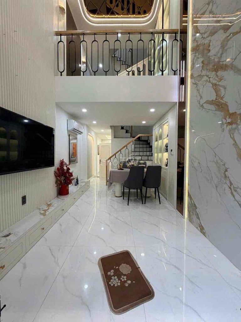 Rent Phùng Văn Cung Phú Nhuận, 4 bedrooms 4 toilets, full interior, 18 yards.