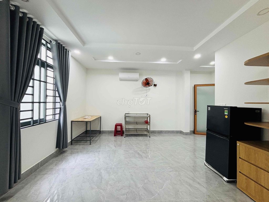 Rent: 5 million a month - 30 meters - lt's interior - it's Lê Đức Thọ elevator