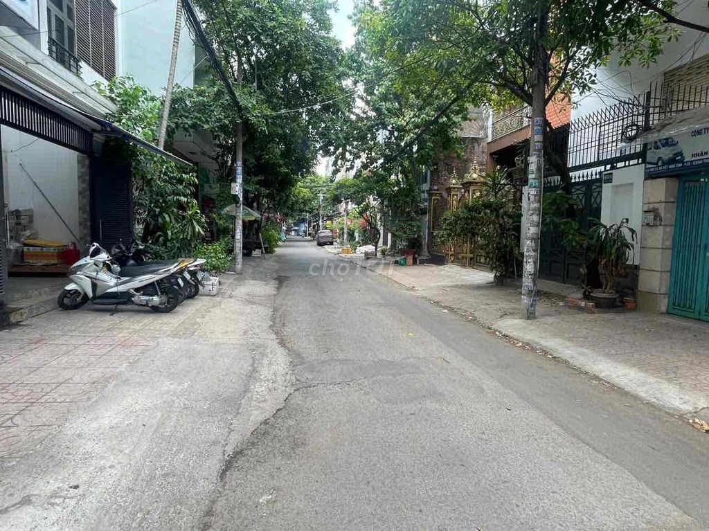 Rent a Nguyễn Gia Trí alley house - 4 M x 20 M - 5 bedroom 4 toilets