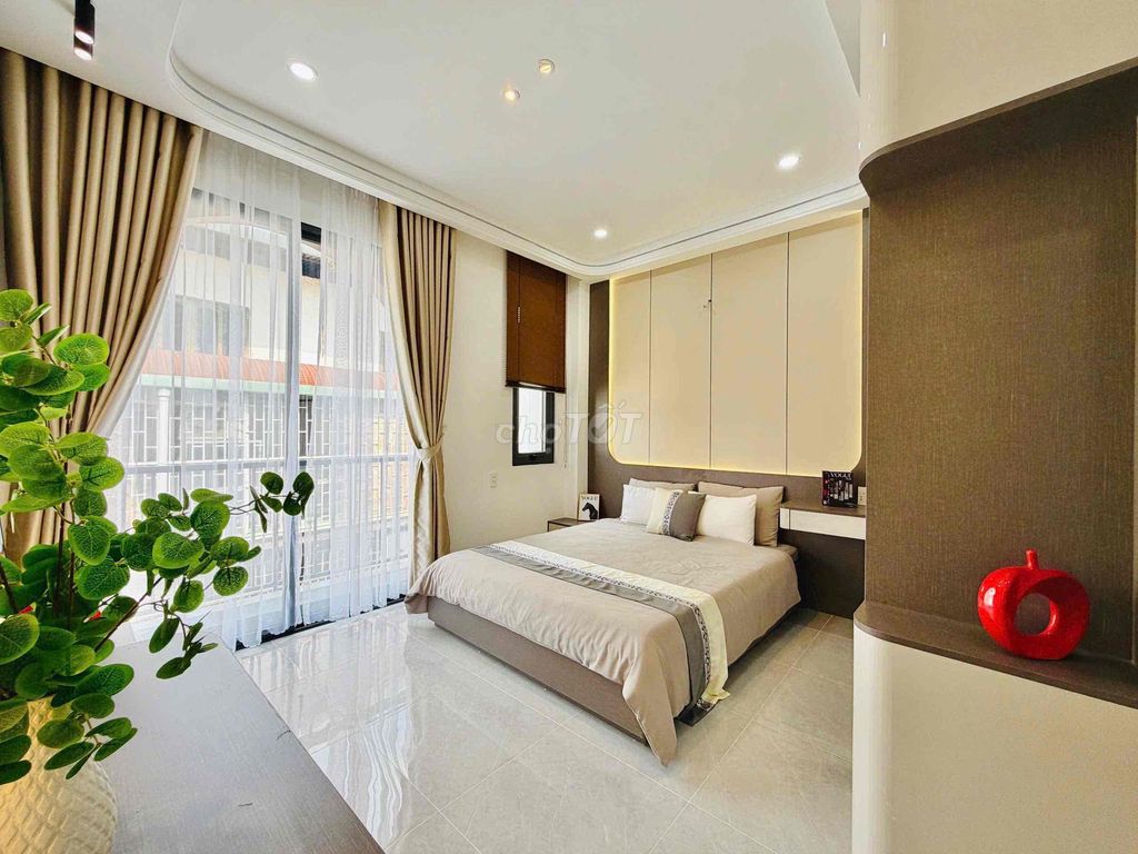 Rent four bedrooms. Five new full-house toilets. It's built like an alley-to-1 số 1.