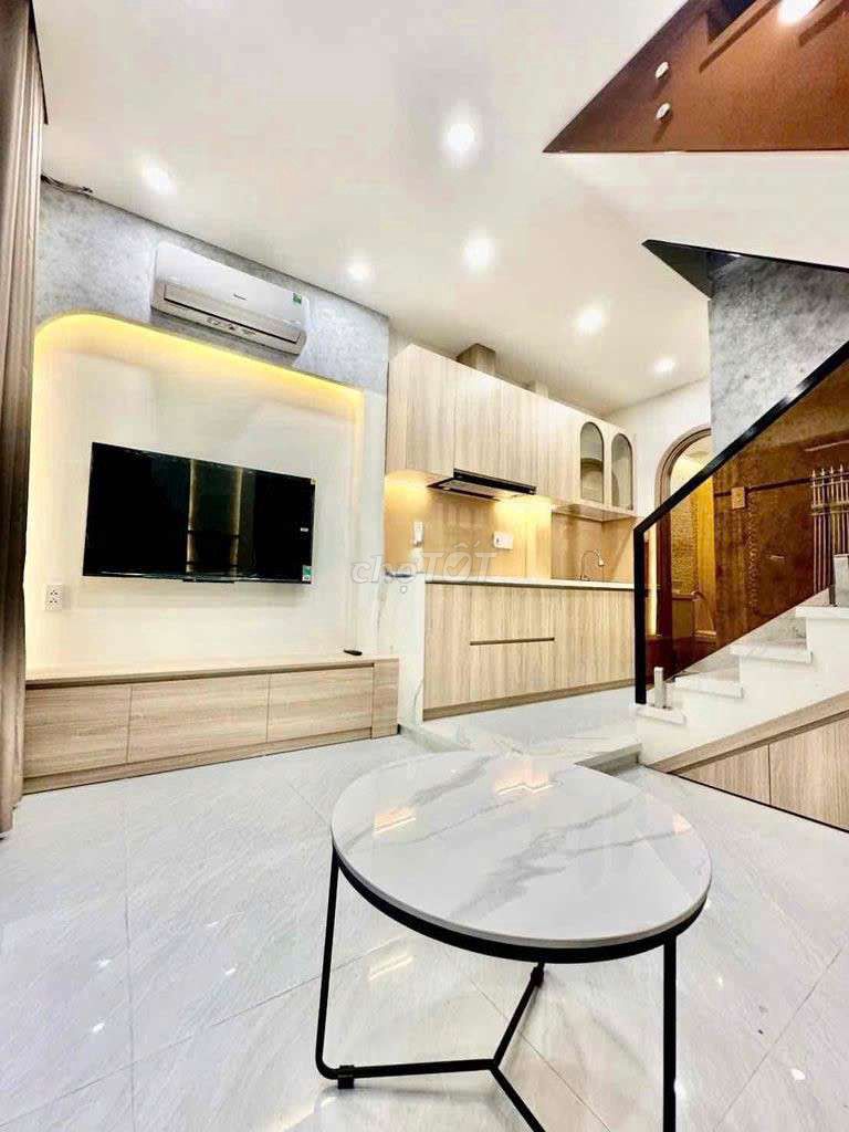 Nice house Full of County One, 20 million.