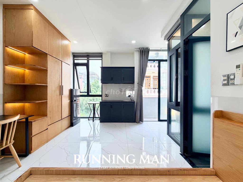 The balcony studio is right here atart Phan Huy Ích.