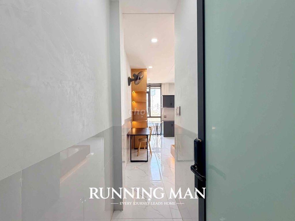 The balcony studio is right here atart Phan Huy Ích.