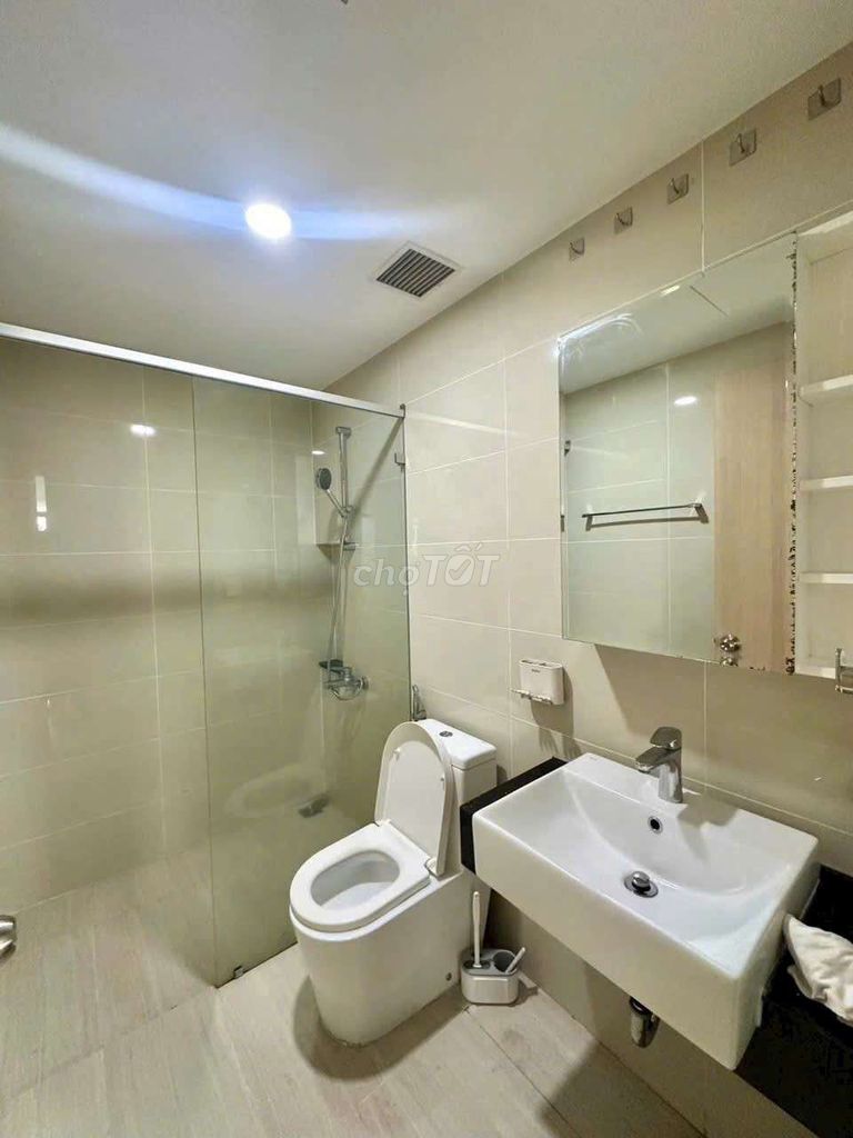 Two bedrooms. Two beautiful view toilets. Novaland Golden Mansion.