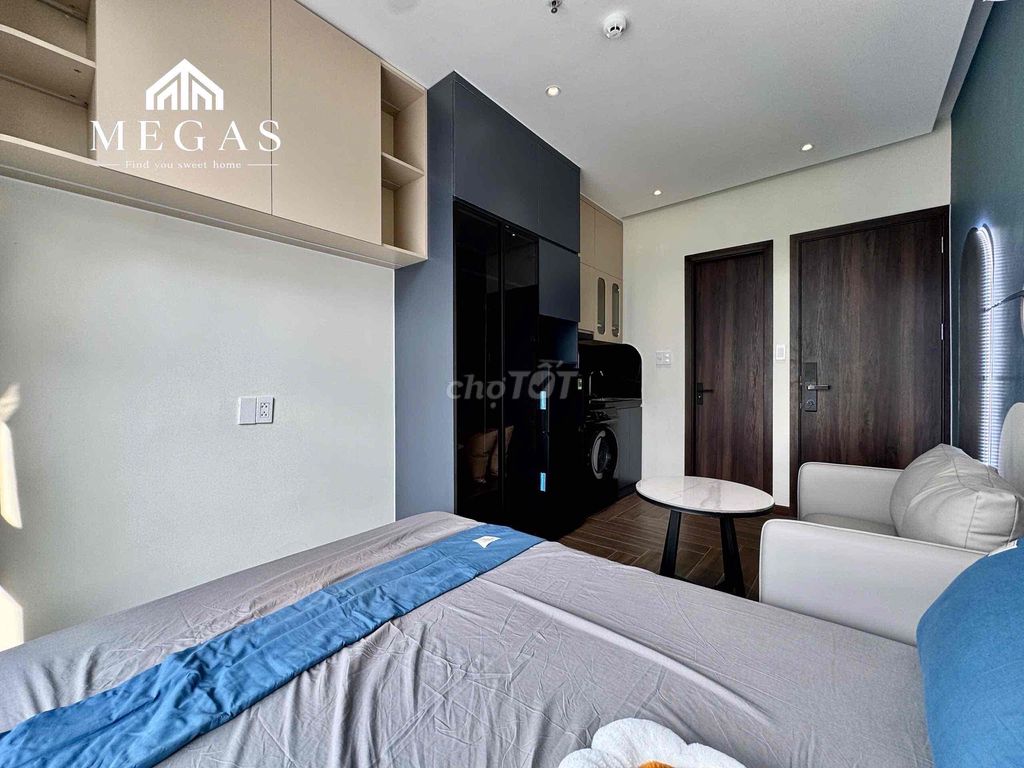 Studio of the sky's window is extremely luxurious over the VVP, District 12
