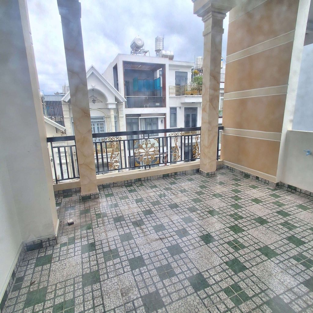Rent four bedrooms, four toilets, 11 trieu.
