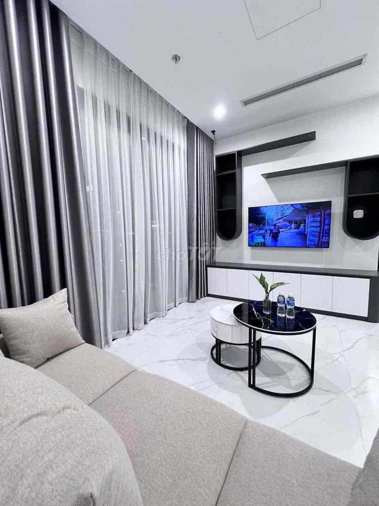 We'll rent out the Vinhomes Grand Park bedrooms in 9th county, which is only 4 million.