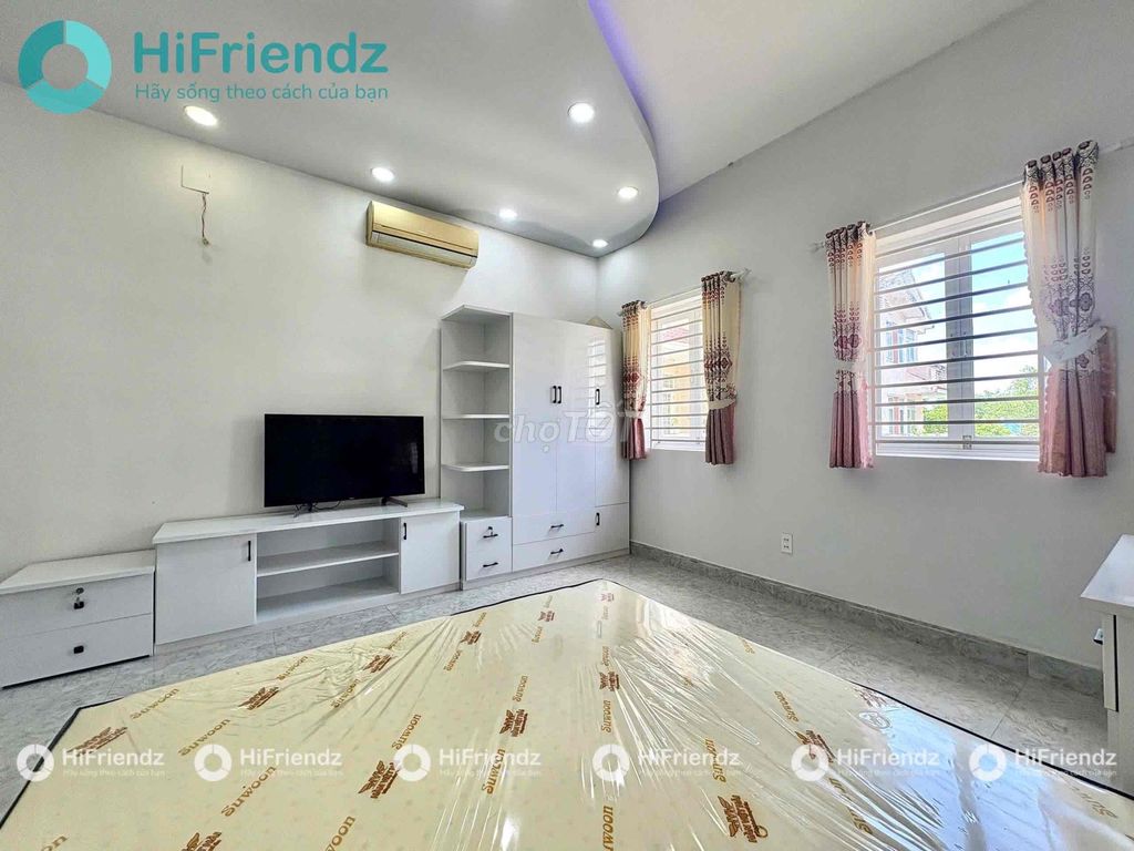 Room Tạ Quang Bửu.