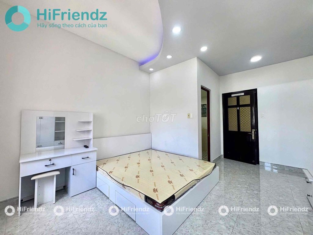 Room Tạ Quang Bửu.