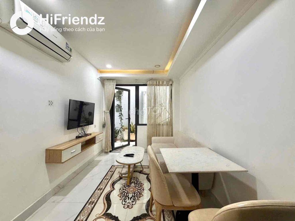 Rent the 7th District apartment near the scvtoo Café, Martres, Funky.