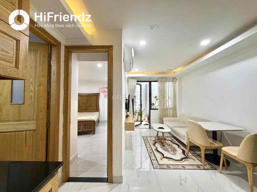 Rent the 7th District apartment near the scvtoo Café, Martres, Funky.
