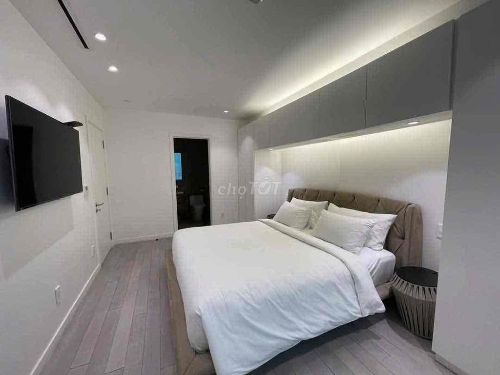 Two bedrooms, two bathrooms, full interior of Trương Định balcony, District 3.