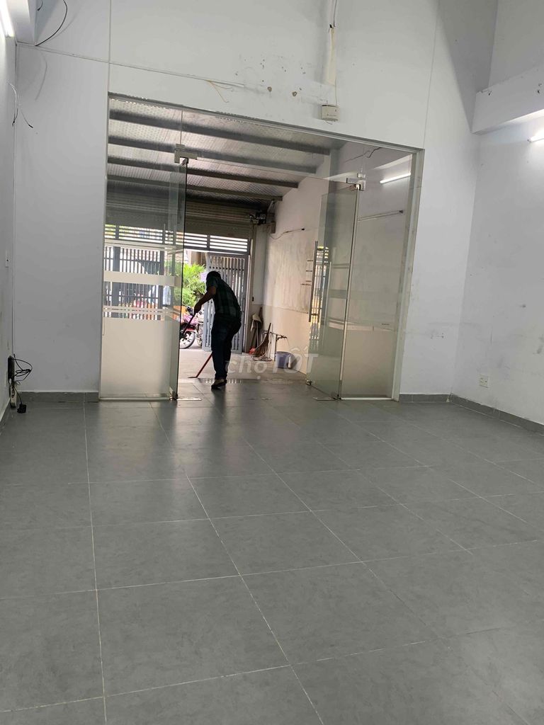 Rent a house 4 x23 M street at 17 million-- 5 x 21 meters at 20 million Tân Quy.