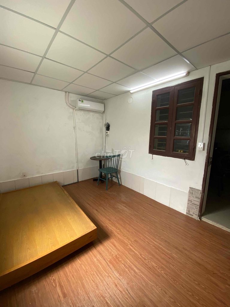 Ladies' room.