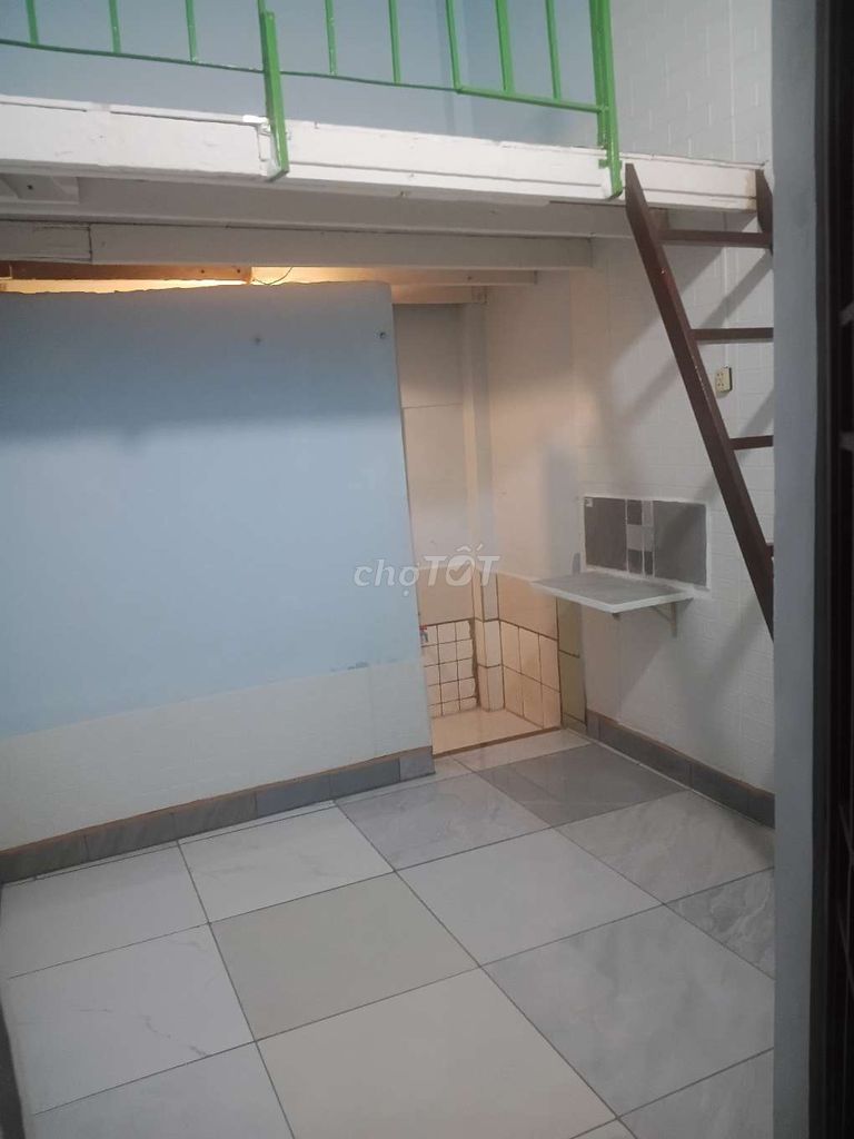 Cheap RlV room.