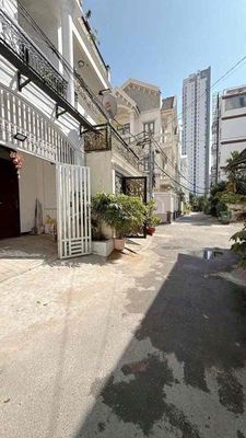 Renting car alleys, Lacasa Reservation District 7