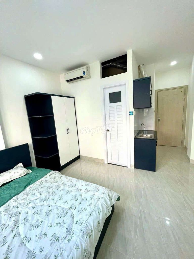 The bancol is extremely open-of-the-line natural light!