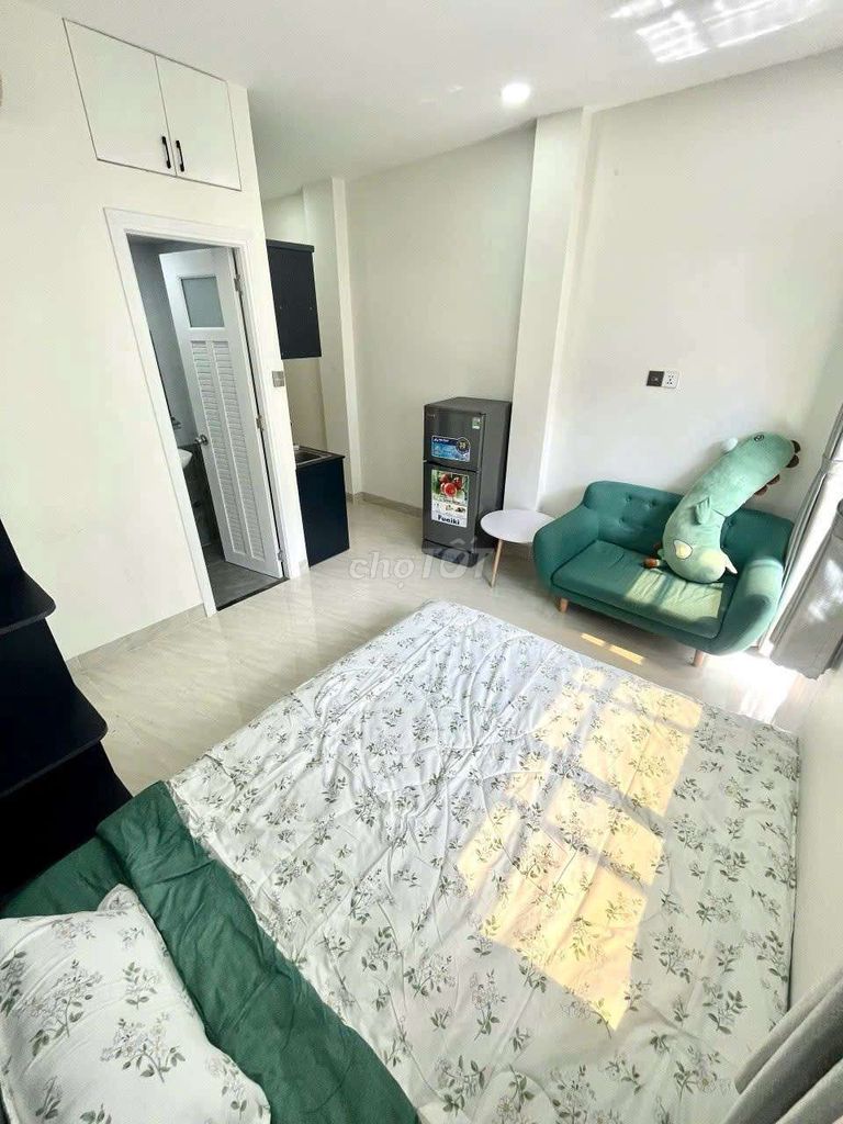 The bancol is extremely open-of-the-line natural light!