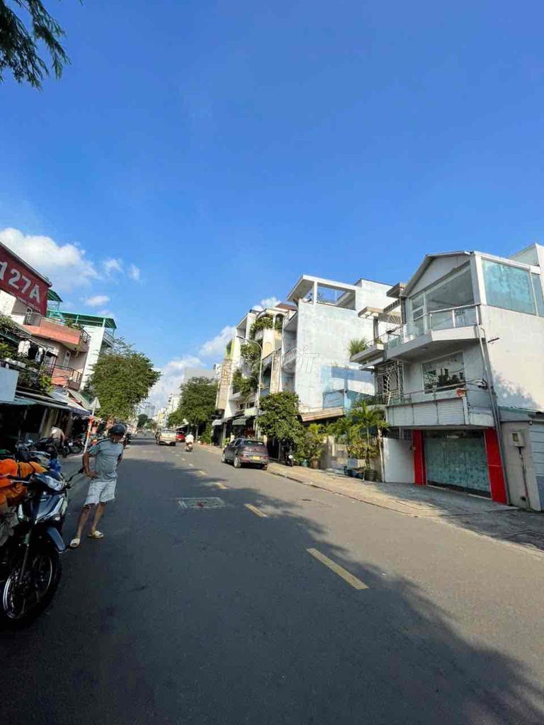 An angle of two Văn Thân, 5 x 16 meters, 2 stories, 20 million a month.