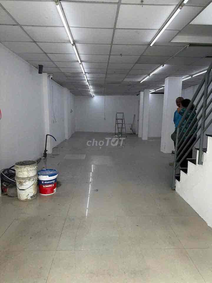 An angle of two Văn Thân, 5 x 16 meters, 2 stories, 20 million a month.
