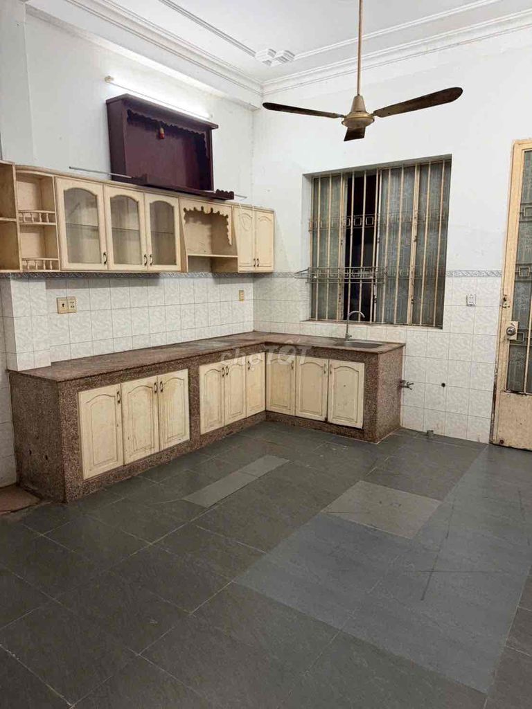 Rent a cash house. Hoàng Kim Giao-770. 5 District 8