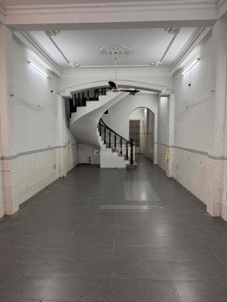 Rent a cash house. Hoàng Kim Giao-770. 5 District 8