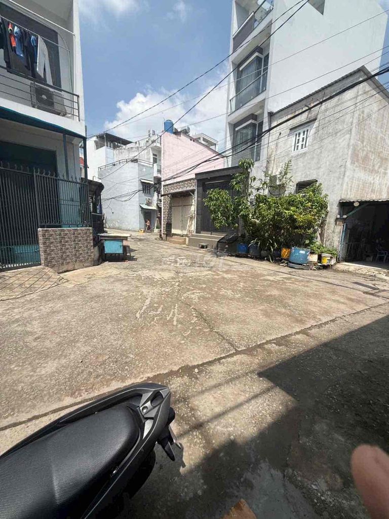 8 million 4x22 storage for Bùi Tư Toàn An Lạc rents
