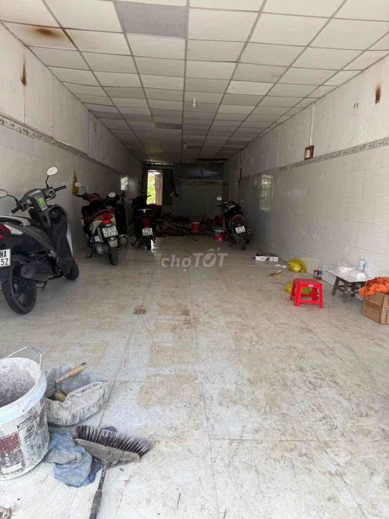 8 million 4x22 storage for Bùi Tư Toàn An Lạc rents