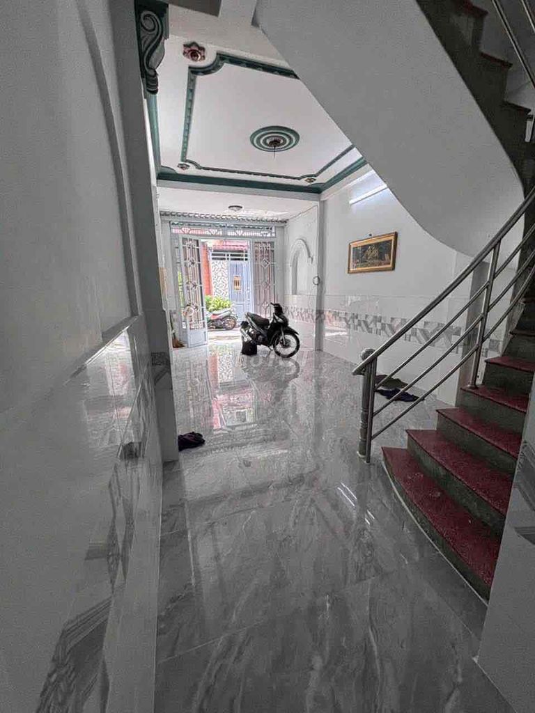 four bedrooms, truck alley.