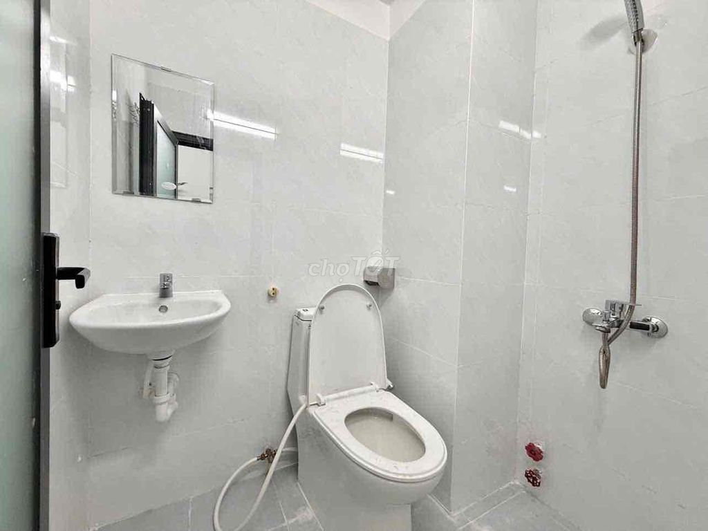 The guard room is in the same room as the la Fuoshan, which is moving only from 3 million2