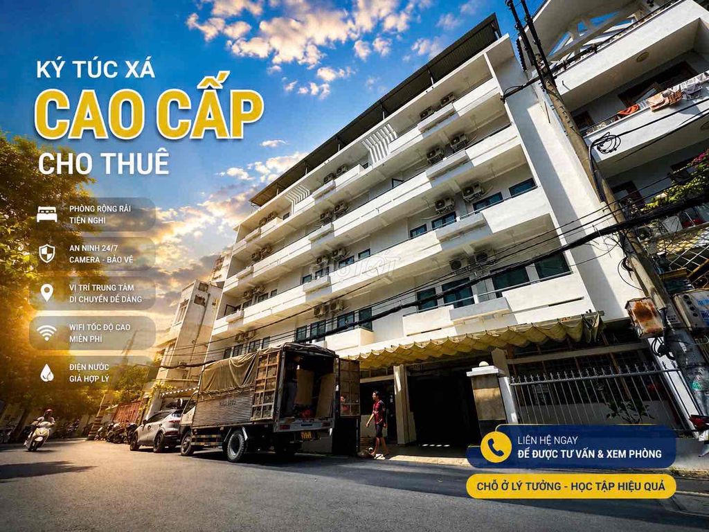 High-end boardinghouse