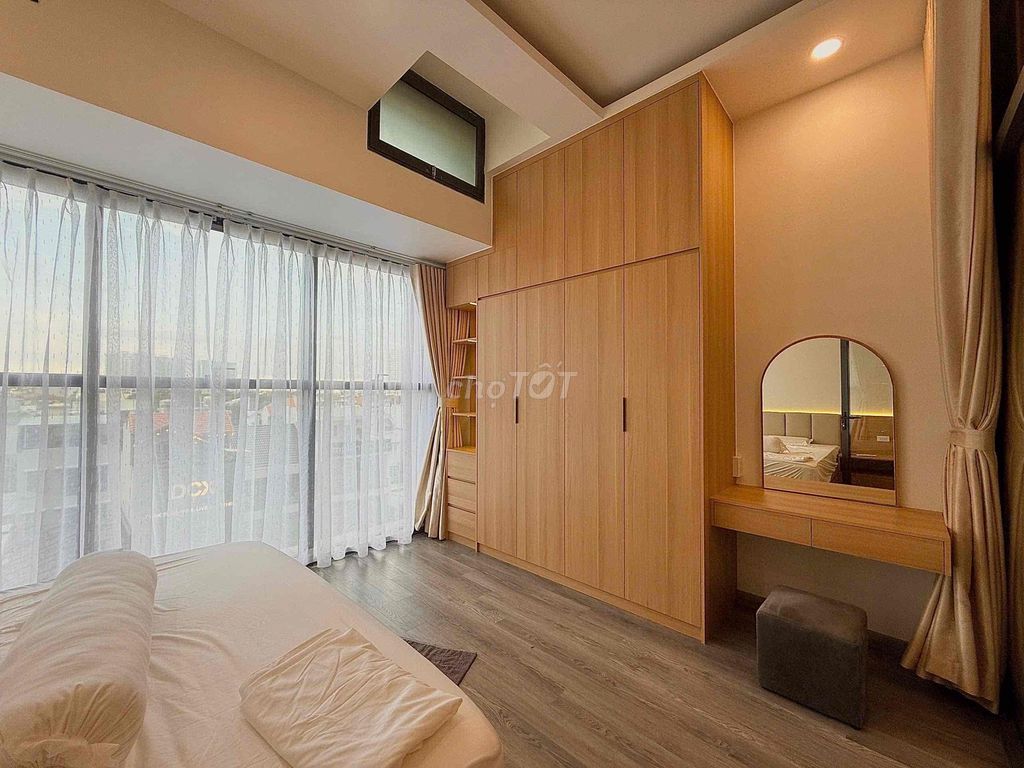 has a full The Sun Avenue interior available