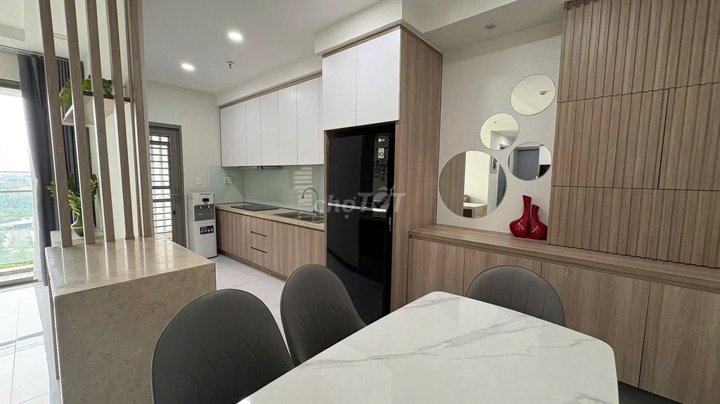 The Manor 2-Bình Thạnh, rent 17 million a month, 78 meters, two furniture bedrooms.