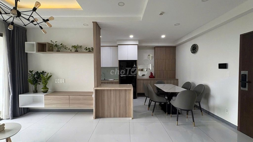 The Manor 2-Bình Thạnh, rent 17 million a month, 78 meters, two furniture bedrooms.