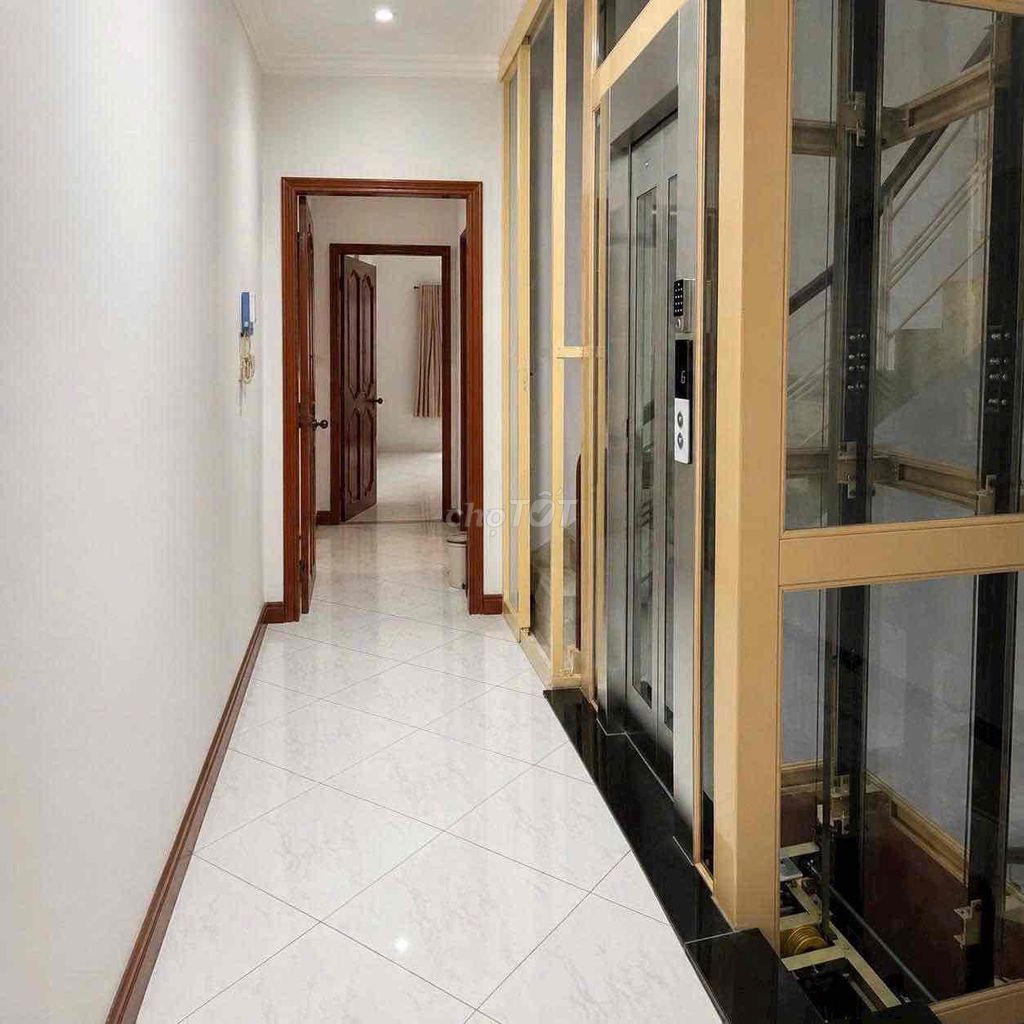Rent & First floor 350 Võ Văn Tần