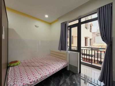 Rent the Royal Park Guardian 40 meters of furniture right here at the University of District 10