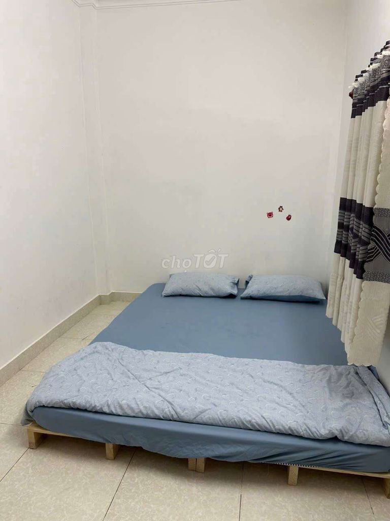 Rent a 133th Street Middle Hall 10 megawatts. Two bedrooms. Two bathrooms.