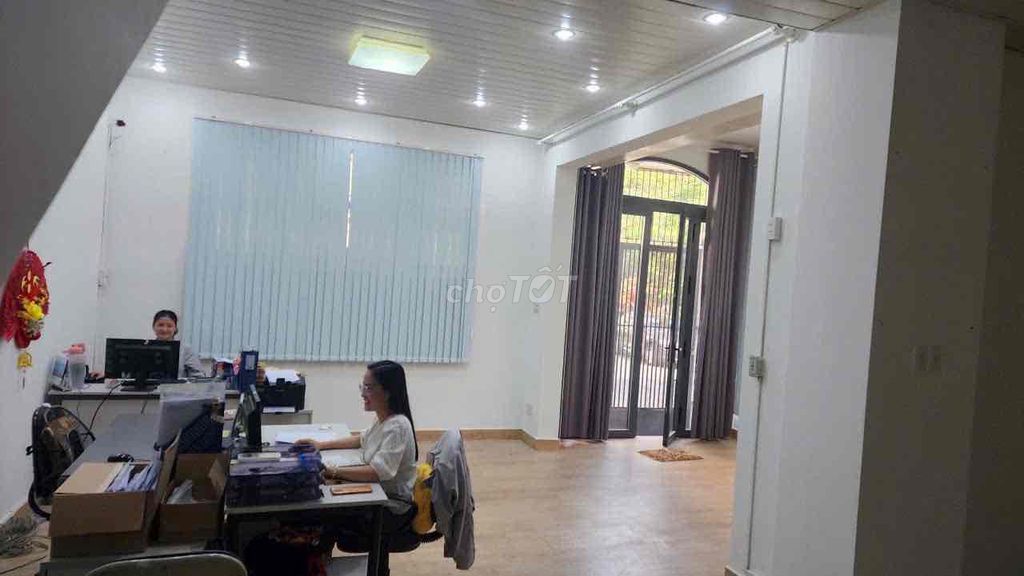 Rent house 2 .3 . . . Hồ Văn Huê Phú Nhuận 7 x 15 m 3 house 60 million