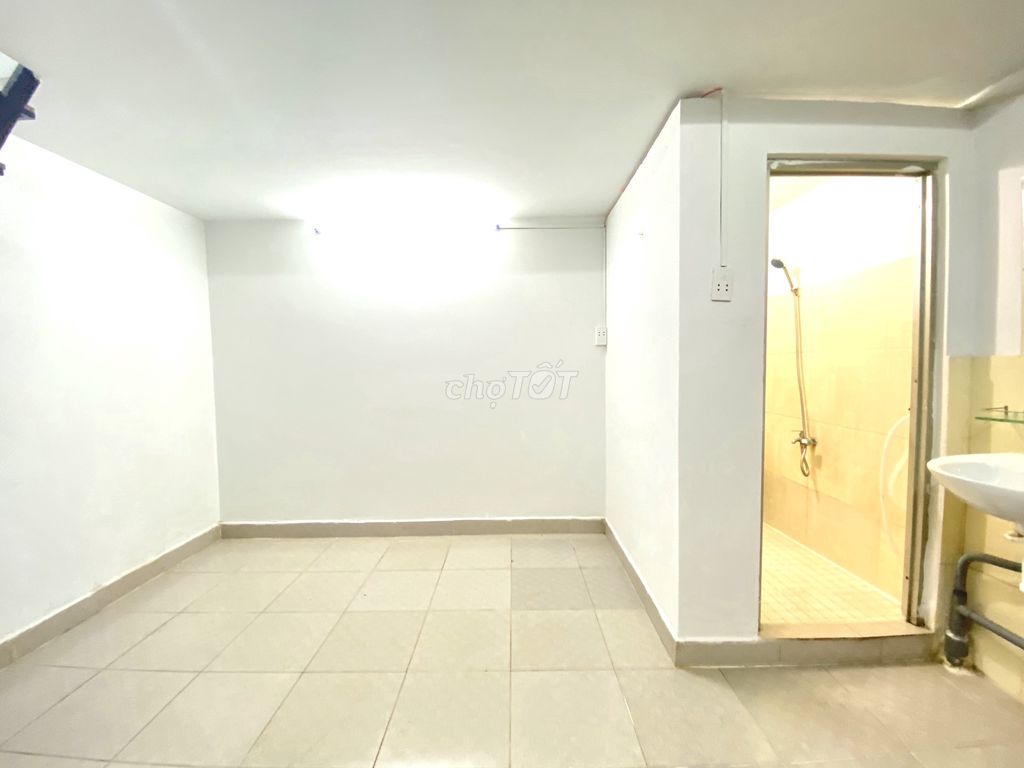 Room 20 m2 main owner 39/8 Nhất Chi Mai