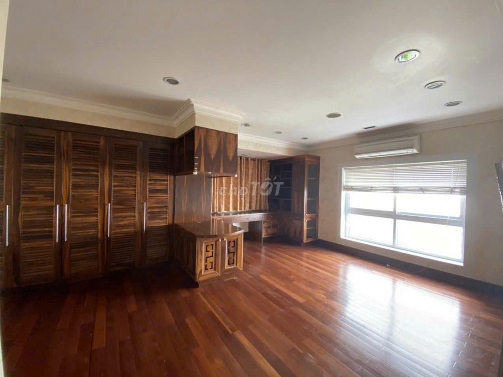 Rent a house across 6 m 3 B Đồ Sơn-7*4 Q.Tân Bình