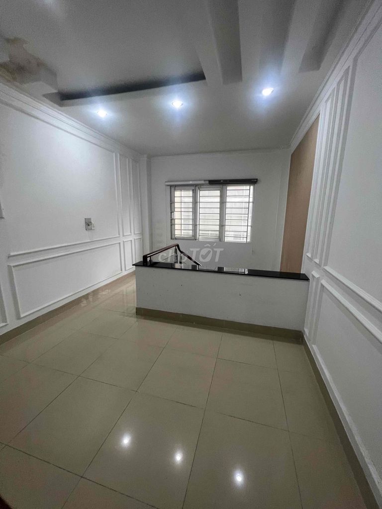 Rent the whole root.30 million Nguyễn Văn Thương.Bình Thạnh.4 x16(3I)