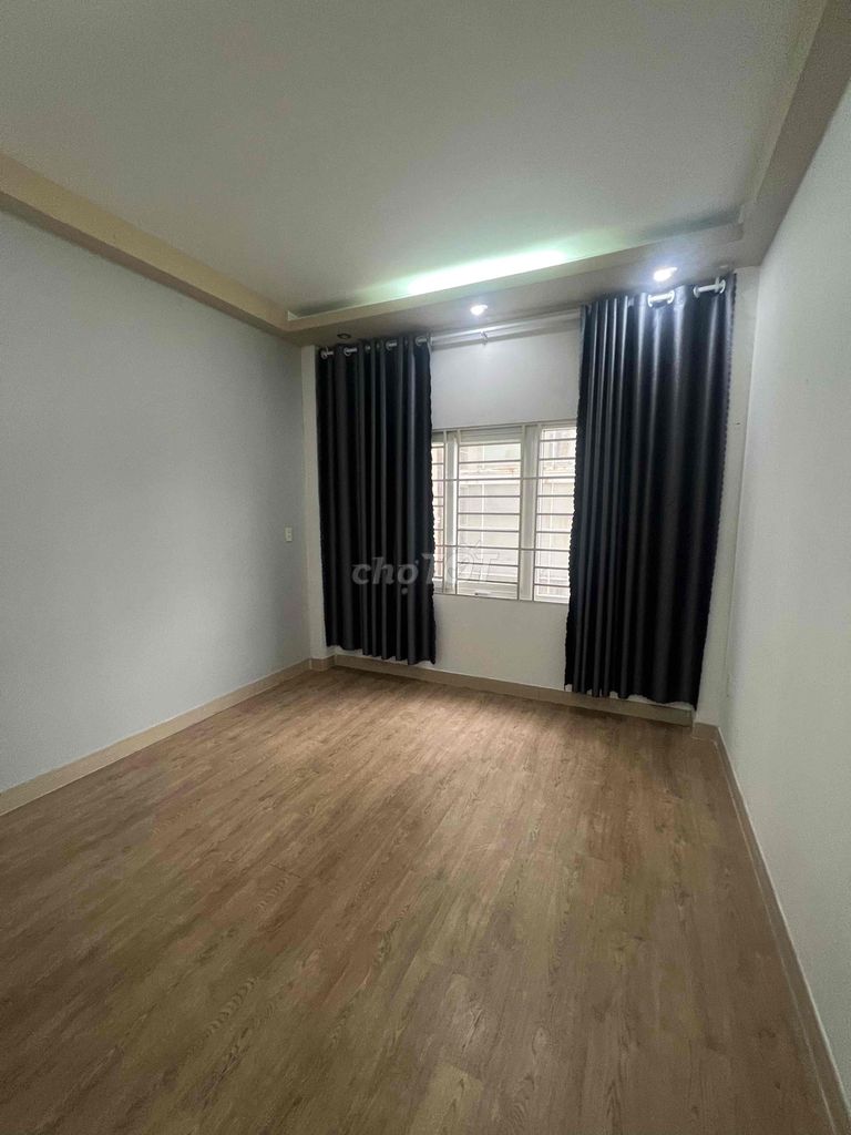 Rent the whole root.30 million Nguyễn Văn Thương.Bình Thạnh.4 x16(3I)