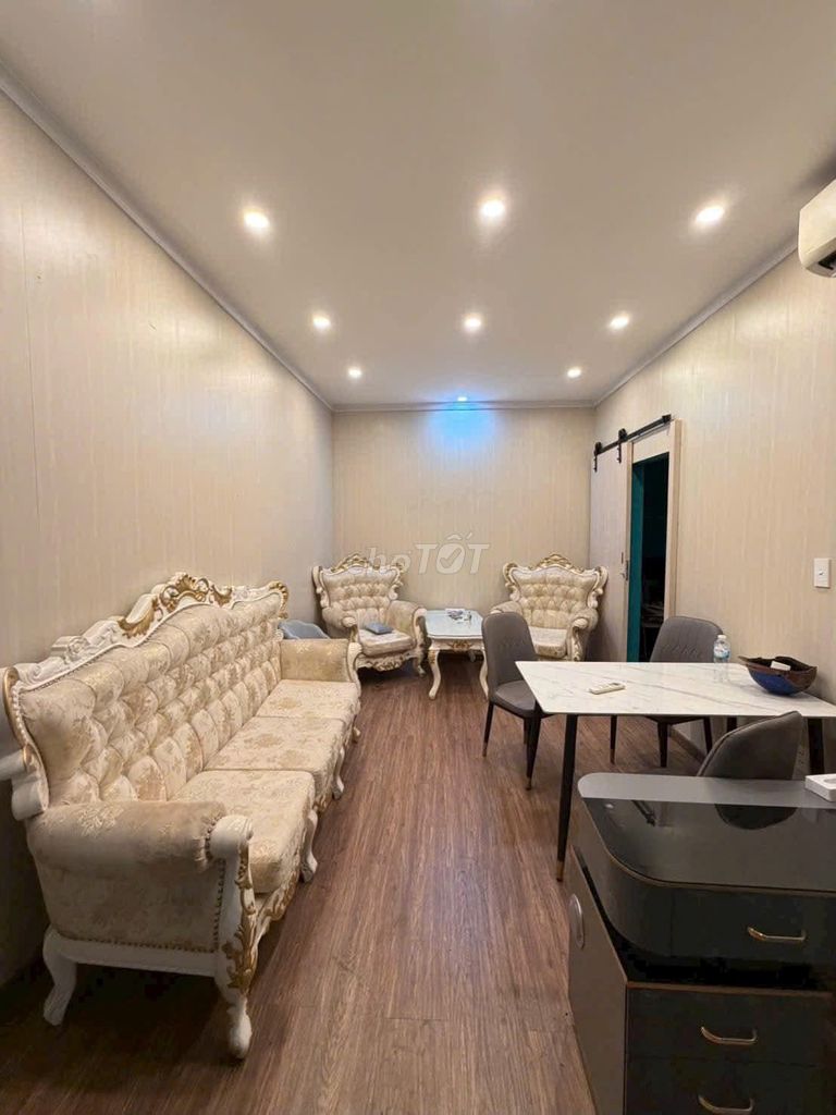 To rent 127 A Bà Huyện Thanh Quan, District 3 – equal to 5 M - 35 million