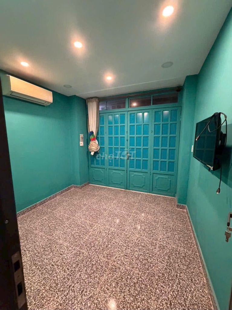 To rent 127 A Bà Huyện Thanh Quan, District 3 – equal to 5 M - 35 million