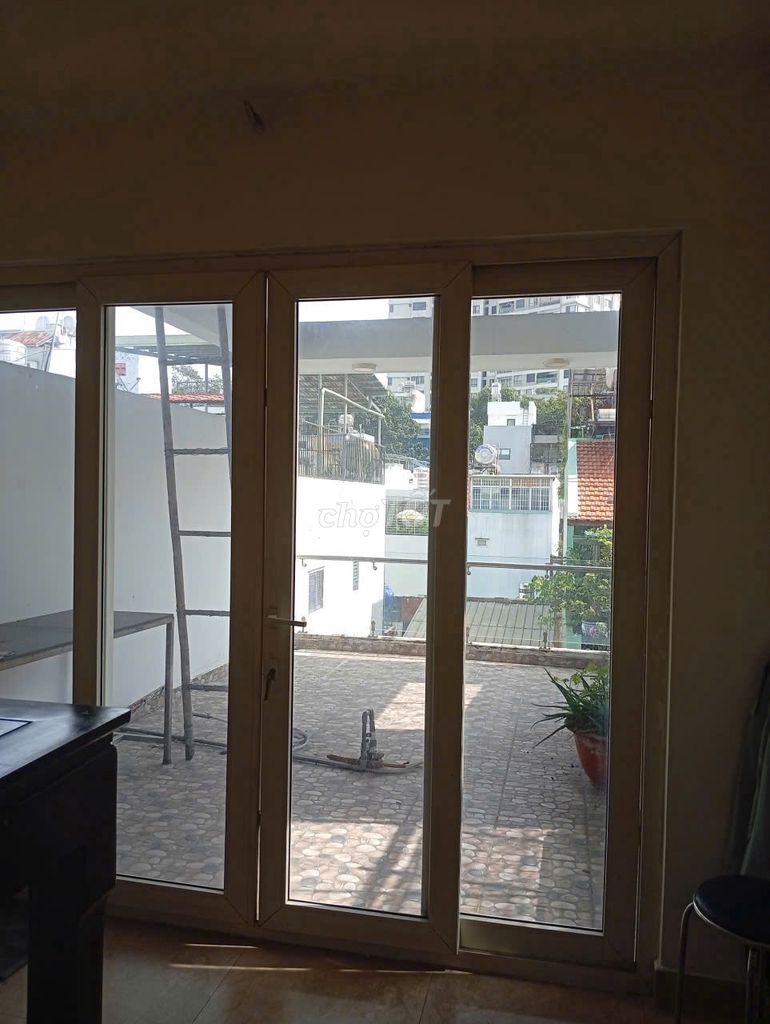 Rent a nice new house. There's interior.