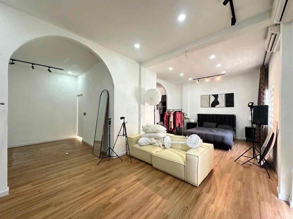 Rent two bedrooms suitable for business onl Nguyễn Gia Trí.