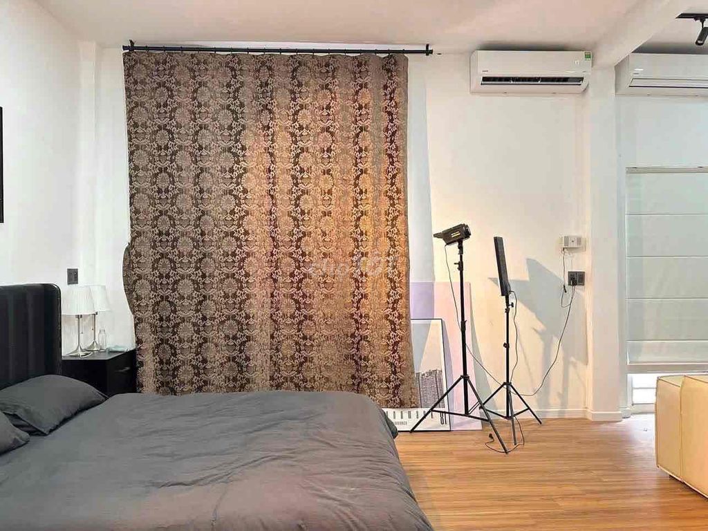 Rent two bedrooms suitable for business onl Nguyễn Gia Trí.