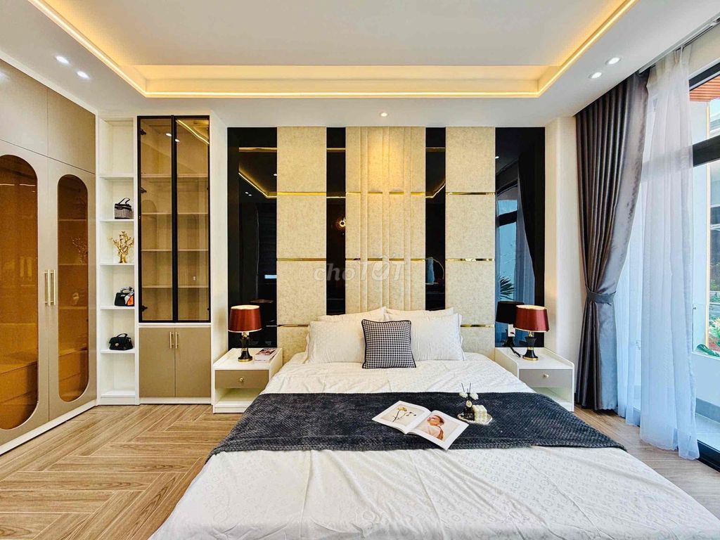 Rent a full interior house near the school of literature, cn four, Q. the ore
