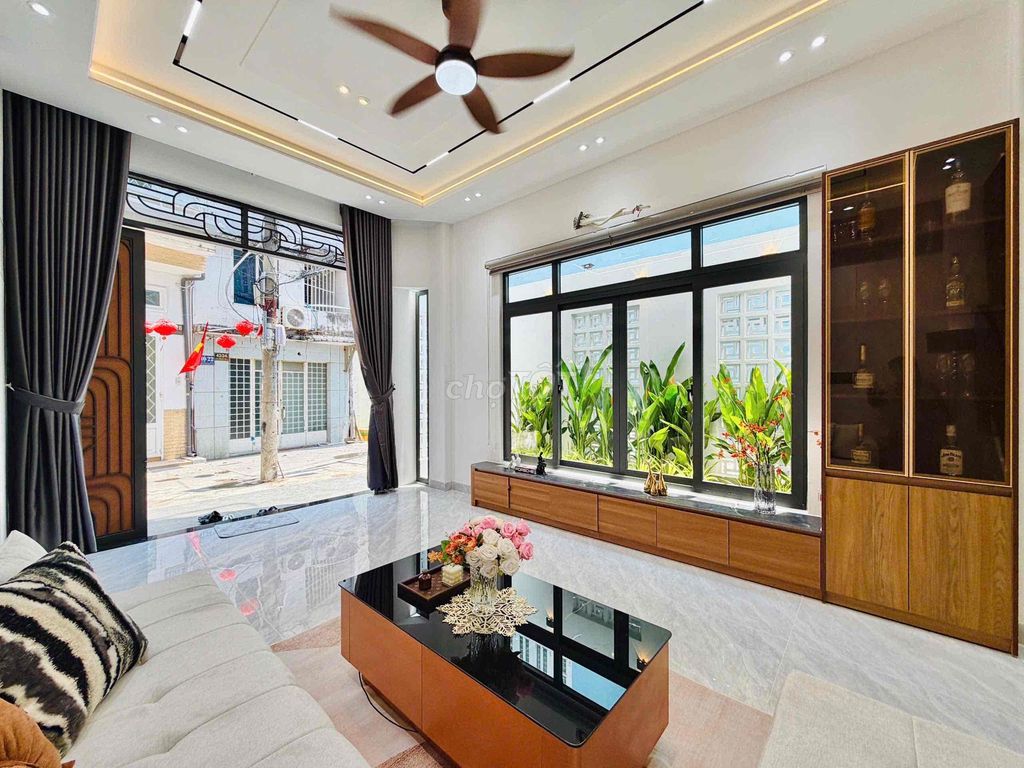 Rent a full interior house near the school of literature, cn four, Q. the ore